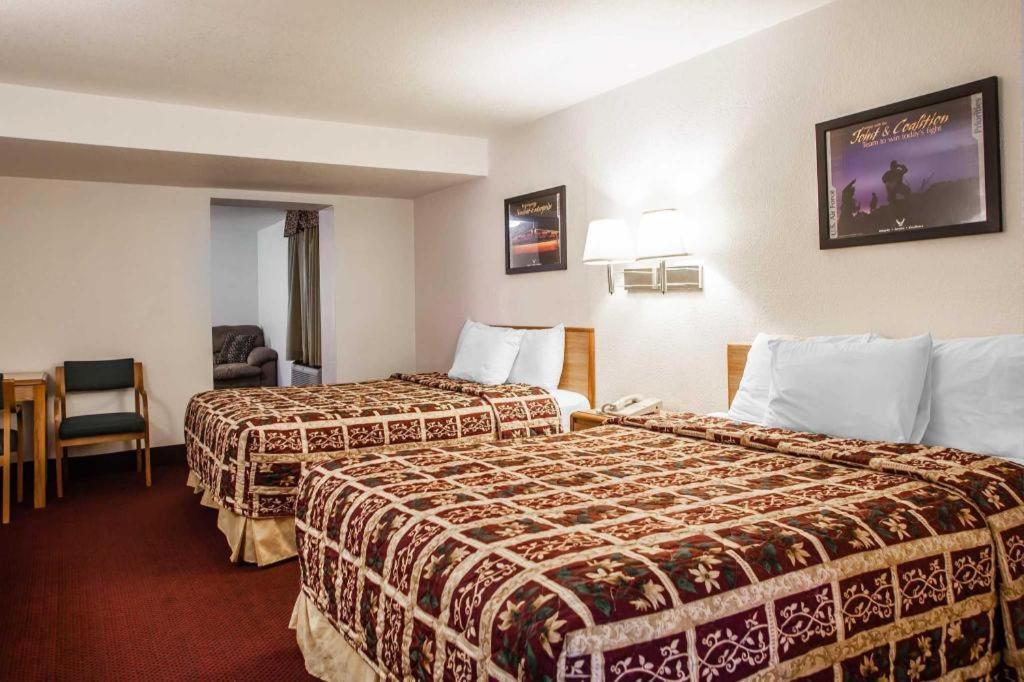 Econo Lodge Truman Inn Sedalia Εξωτερικό φωτογραφία