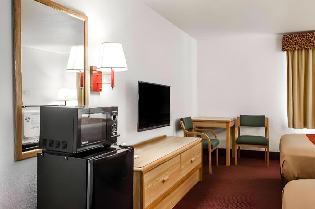 Econo Lodge Truman Inn Sedalia Εξωτερικό φωτογραφία