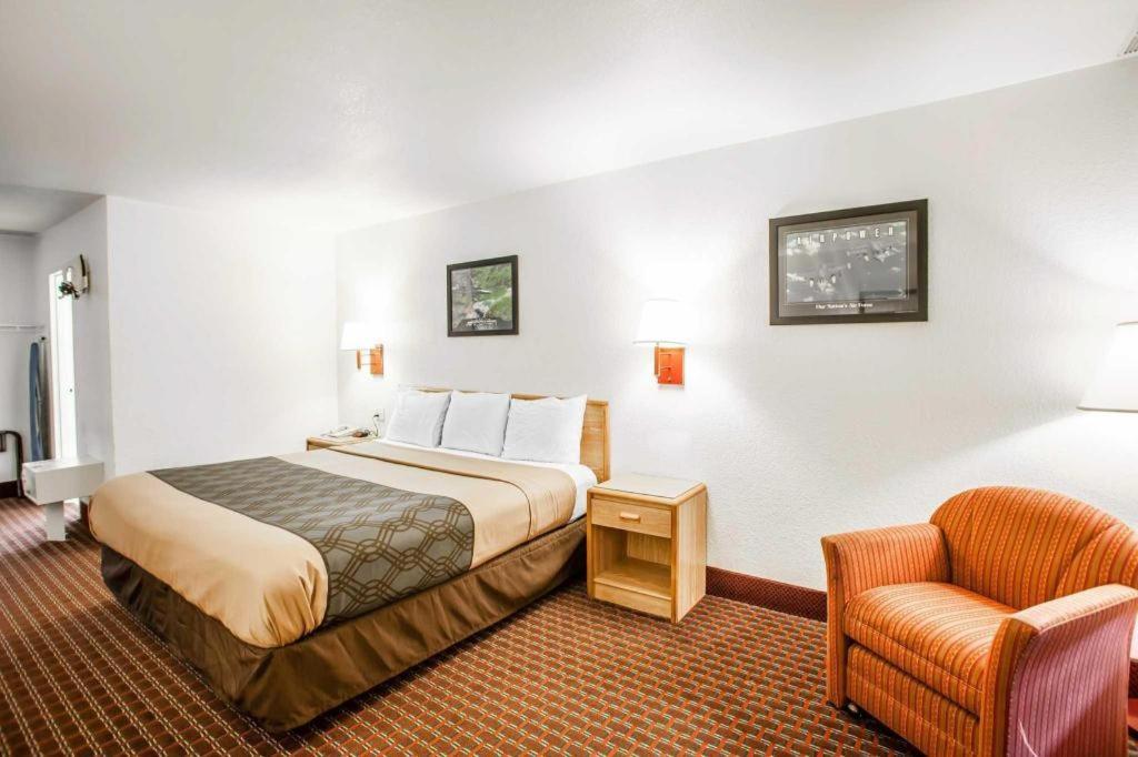 Econo Lodge Truman Inn Sedalia Εξωτερικό φωτογραφία