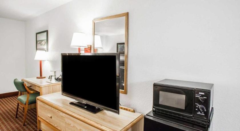 Econo Lodge Truman Inn Sedalia Εξωτερικό φωτογραφία