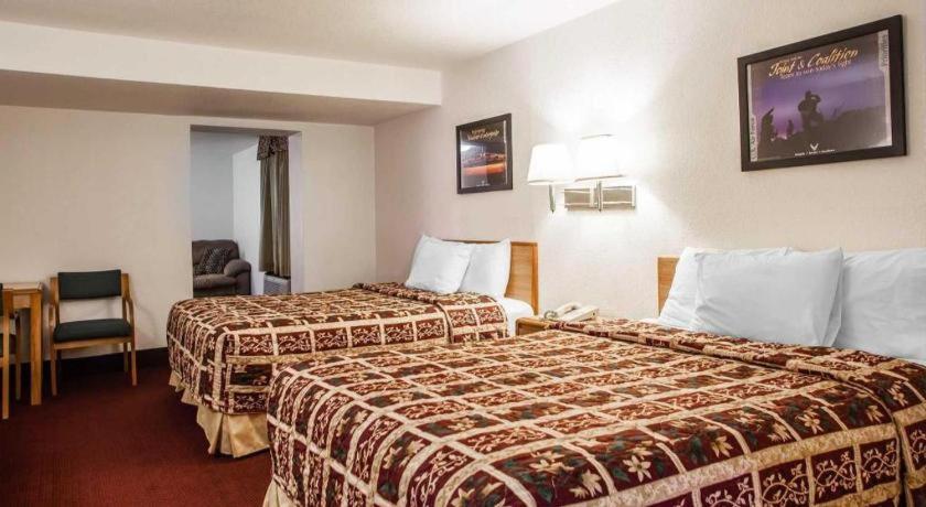 Econo Lodge Truman Inn Sedalia Εξωτερικό φωτογραφία